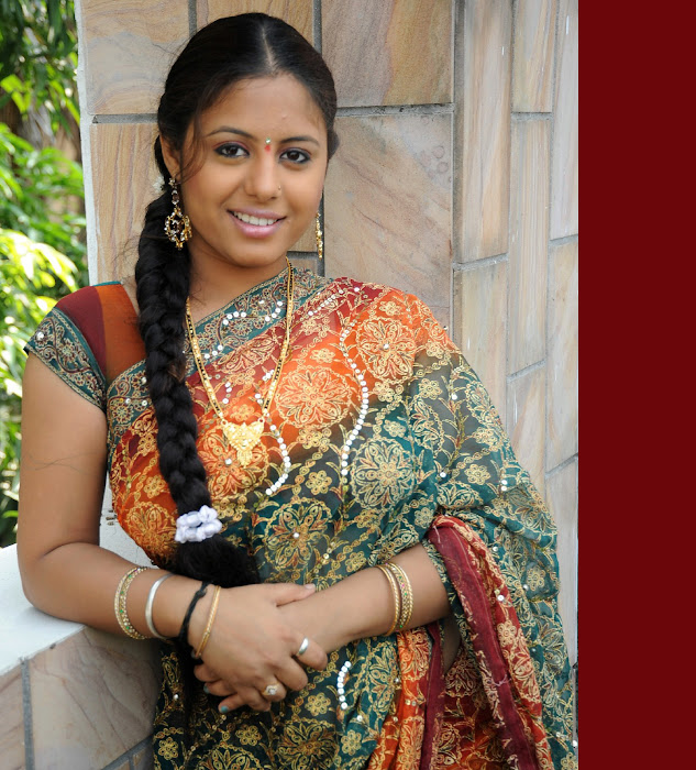 sunakshi in saree